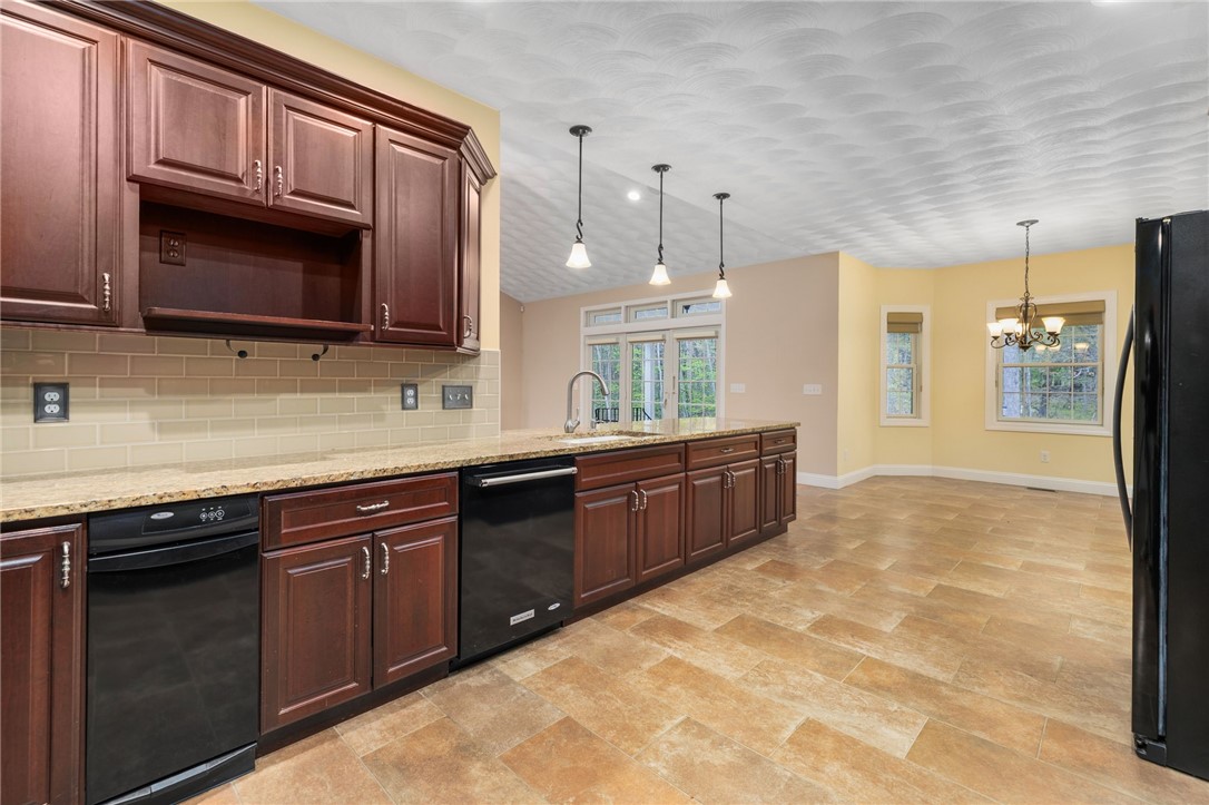 136 Rome Court Cranston, RI 02921 - Photo 19 of 35
