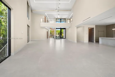 $8,950,000 | 900 Northeast 75th Street, Miami, FL 33138