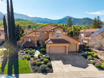 $1,348,000 | 258 El Pueblo Place, Clayton, CA 94517