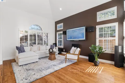 $1,348,000 | 258 El Pueblo Place, Clayton, CA 94517