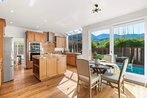 $1,348,000 | 258 El Pueblo Place, Clayton, CA 94517