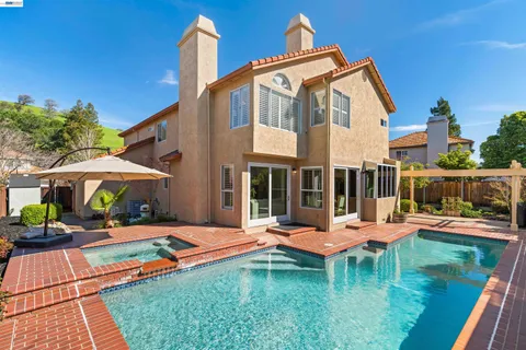 $1,348,000 | 258 El Pueblo Place, Clayton, CA 94517