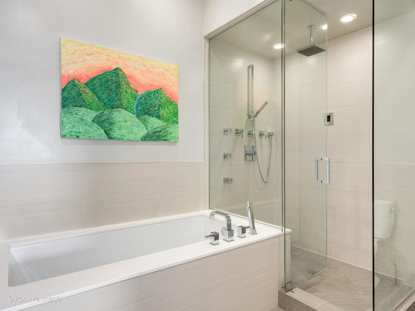 1832 West Rice Street, Unit 3 Chicago, IL 60622 - Photo 21 of 30 a bathroom with a tub and shower