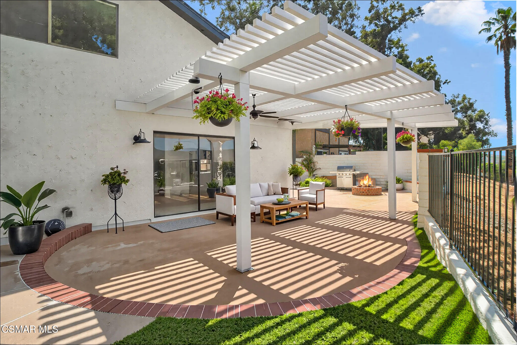 837 Hillview Circle Simi Valley, CA 93065 - Photo 4 of 37 a view of outdoor space