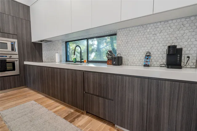 $6,000 | 709 Memorial Heights Drive, Houston, TX 77007