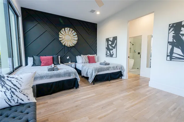 $6,000 | 709 Memorial Heights Drive, Houston, TX 77007