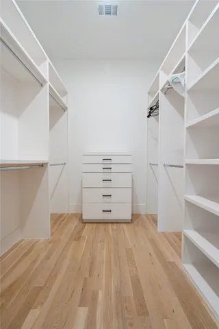 $6,000 | 709 Memorial Heights Drive, Houston, TX 77007