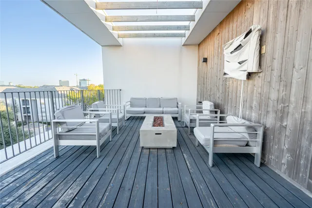 $6,000 | 709 Memorial Heights Drive, Houston, TX 77007