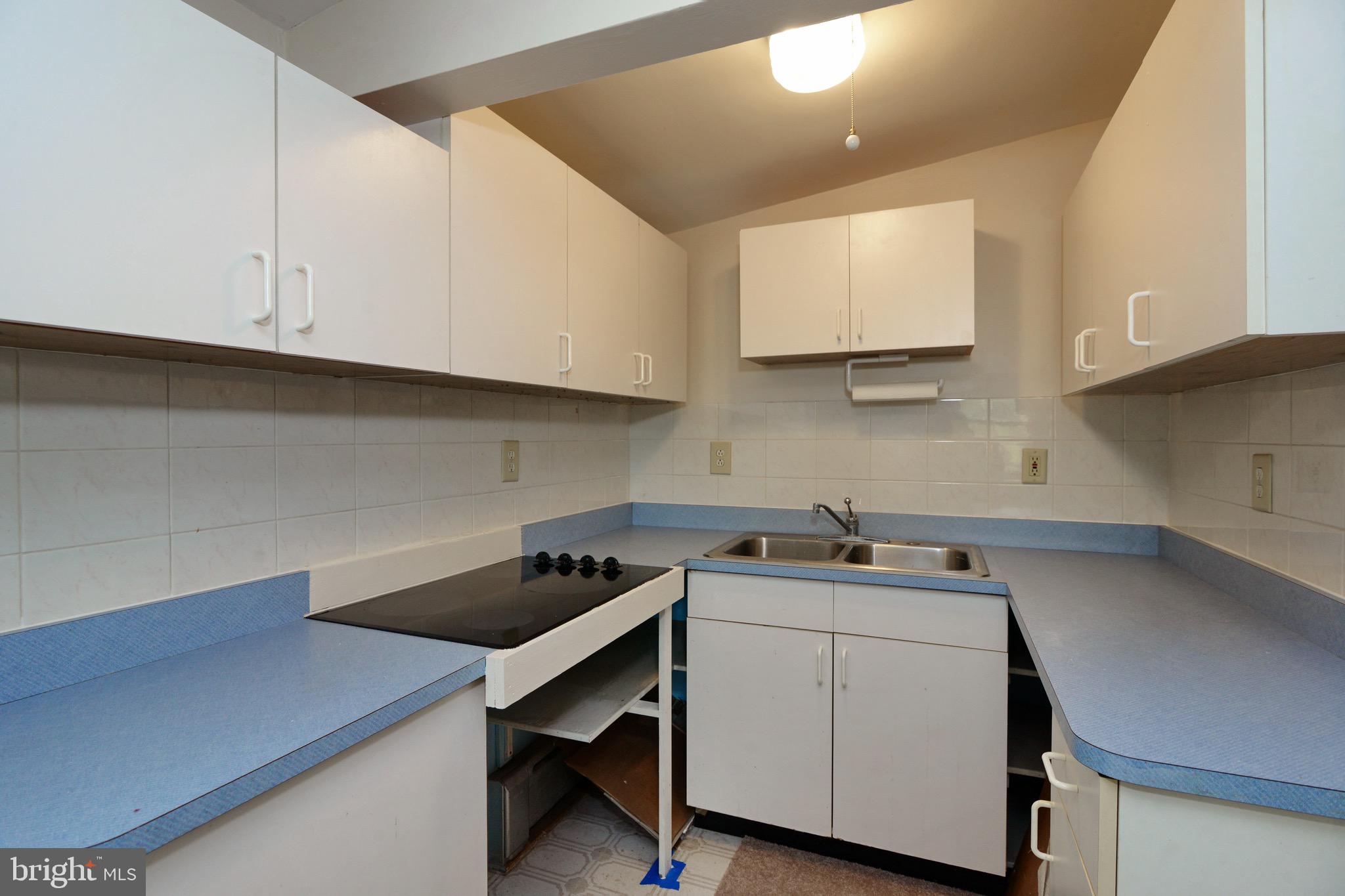 449 Landis Road Harleysville, PA 19438 - Photo 33 of 46 Kitchenette in Second Floor In Law Suite