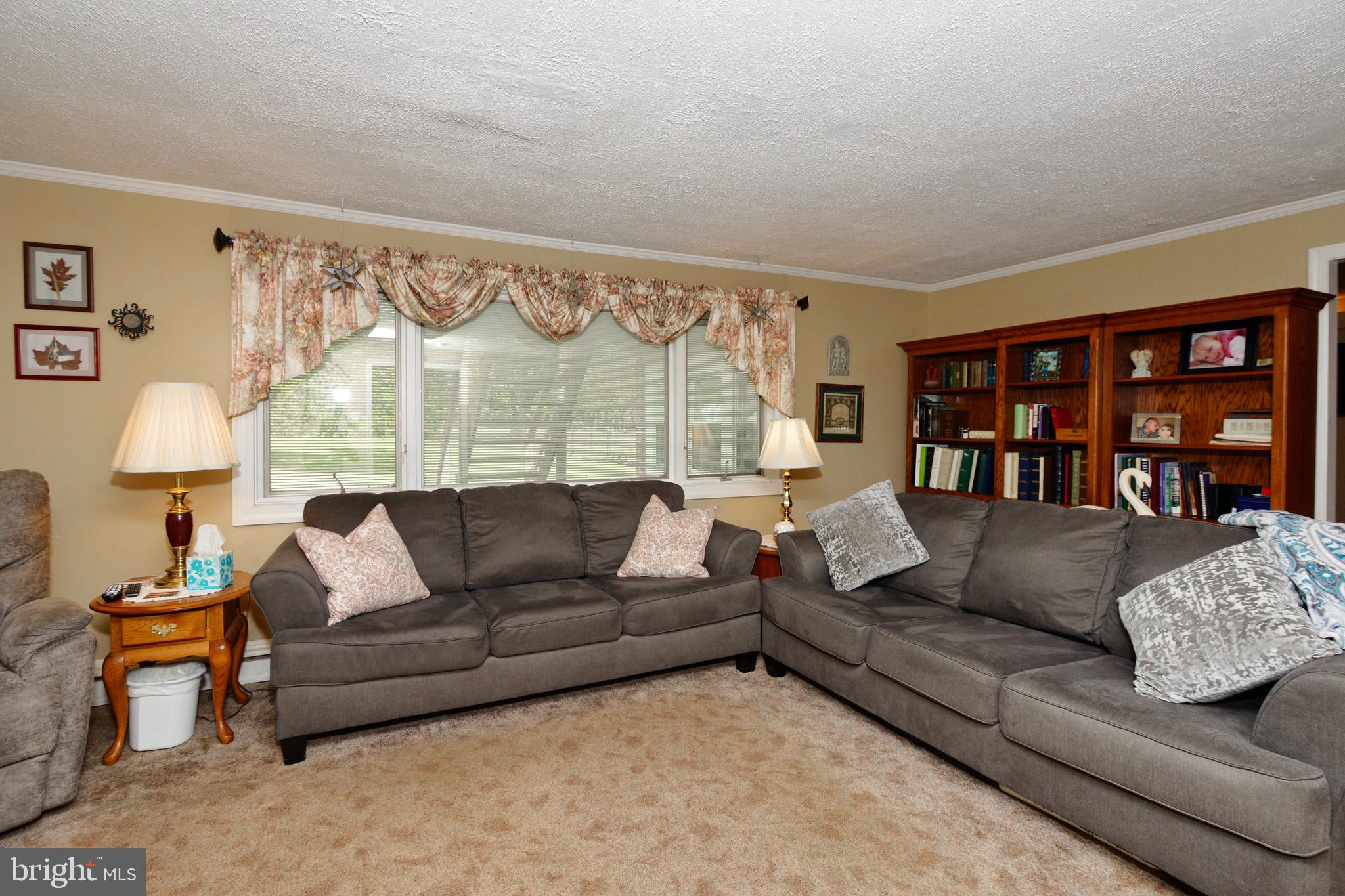 449 Landis Road Harleysville, PA 19438 - Photo 5 of 46 Spacious Living Room