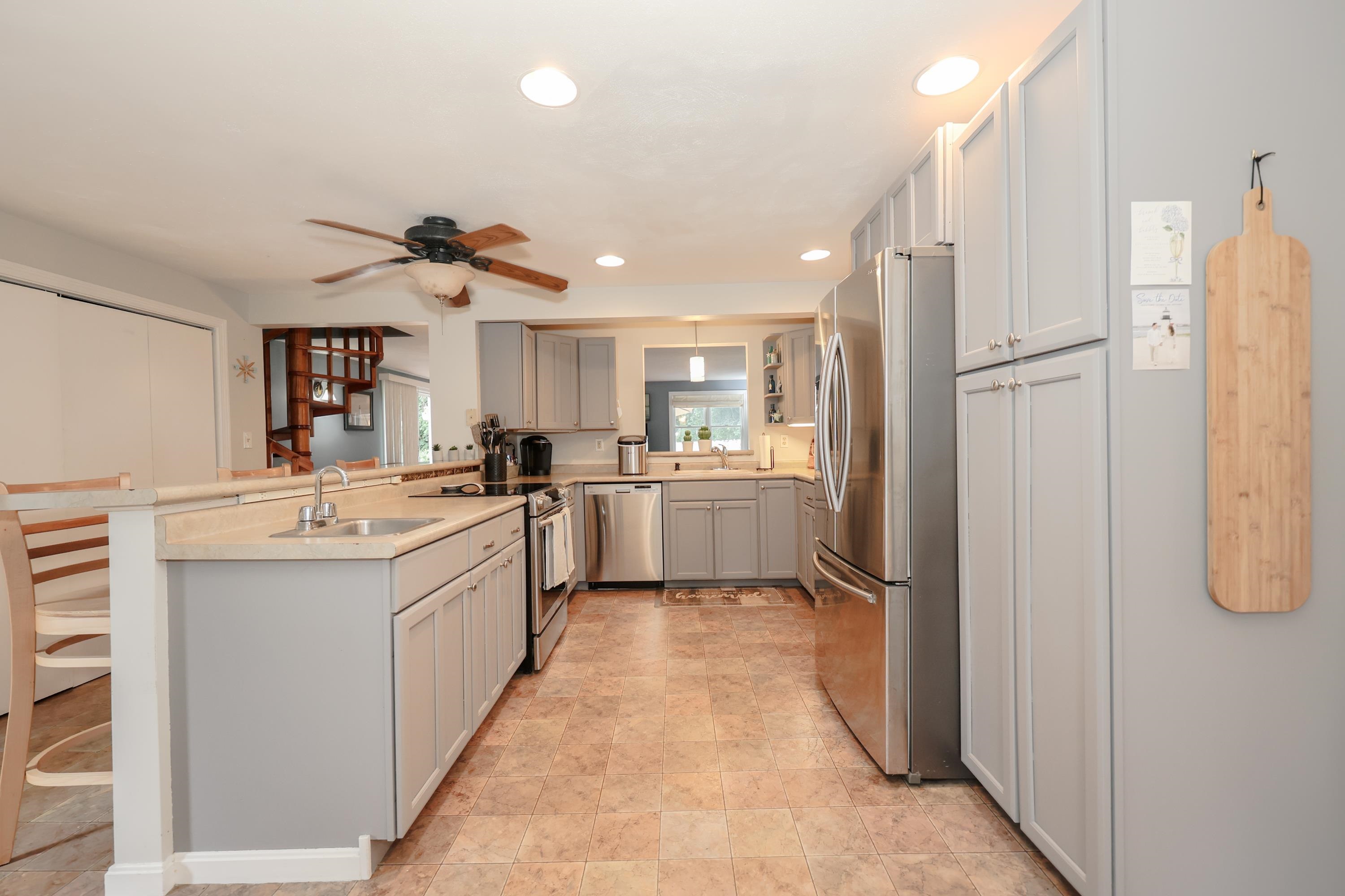 139 Little River Road Hampton, NH 03842 - Photo 5 of 38