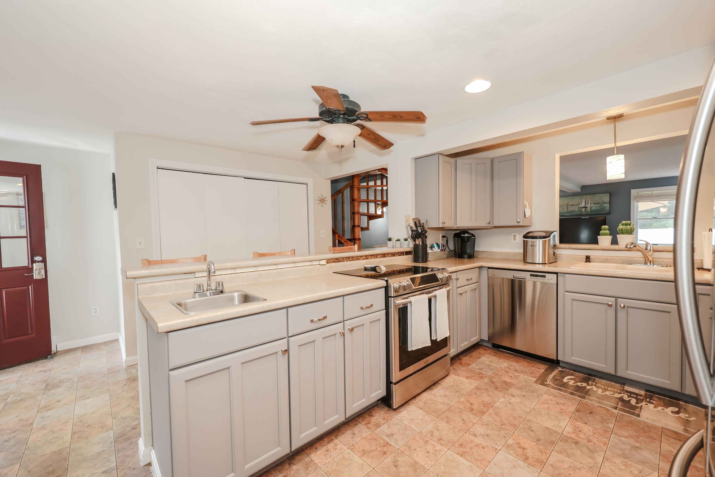 139 Little River Road Hampton, NH 03842 - Photo 7 of 38