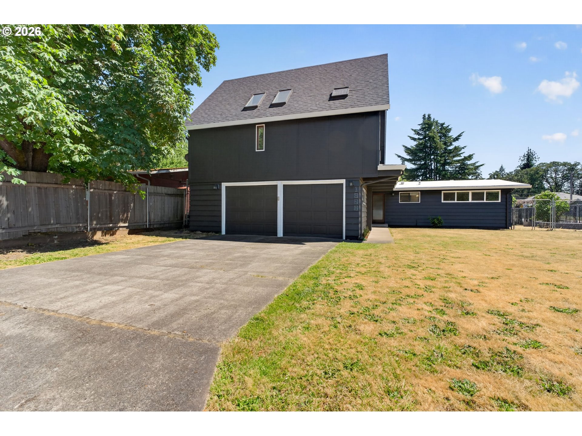 1696 Larkspur Loop Eugene, OR 97401 - Photo 3 of 39