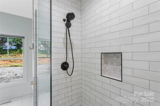 $890,000 | 100 Kinloch Lane, Clyde, NC 28721