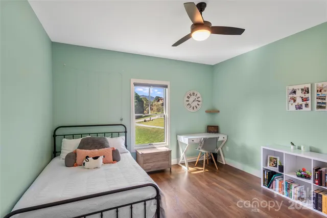 $890,000 | 100 Kinloch Lane, Clyde, NC 28721