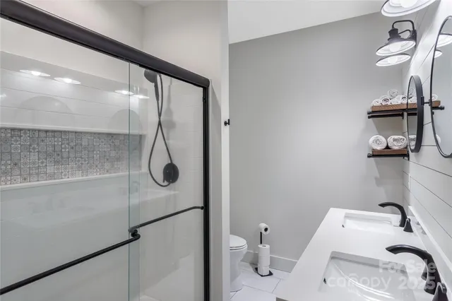 $890,000 | 100 Kinloch Lane, Clyde, NC 28721