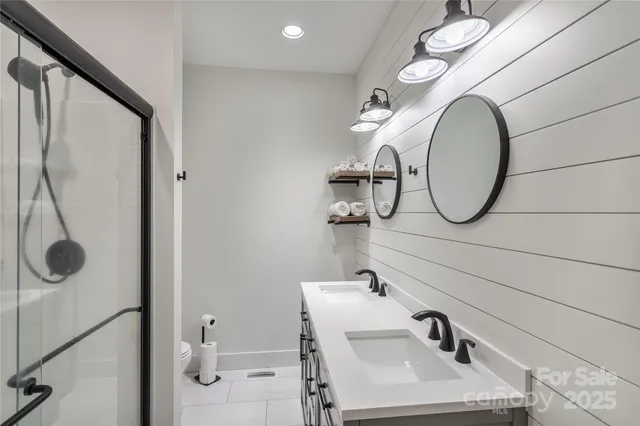 $890,000 | 100 Kinloch Lane, Clyde, NC 28721