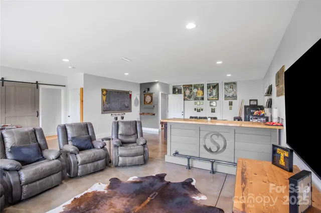 $890,000 | 100 Kinloch Lane, Clyde, NC 28721