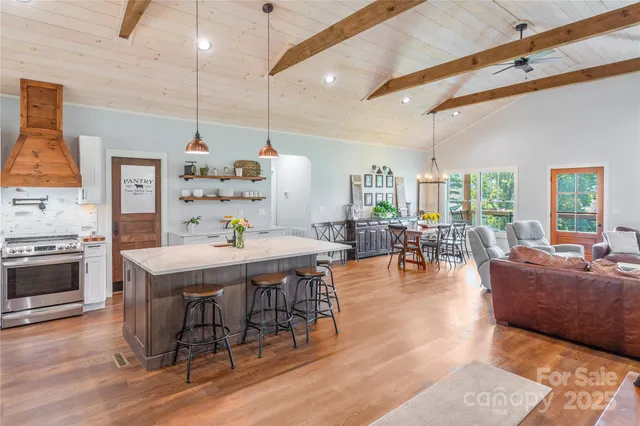 $890,000 | 100 Kinloch Lane, Clyde, NC 28721