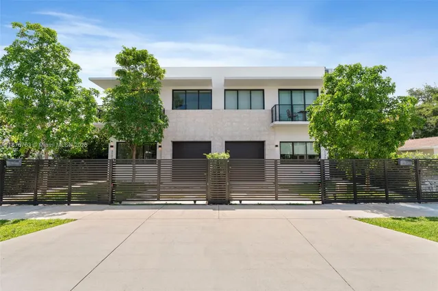 $1,550,000 | 3132 Plaza Street, Miami, FL 33133