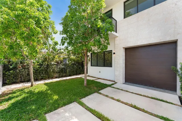 $1,550,000 | 3132 Plaza Street, Miami, FL 33133