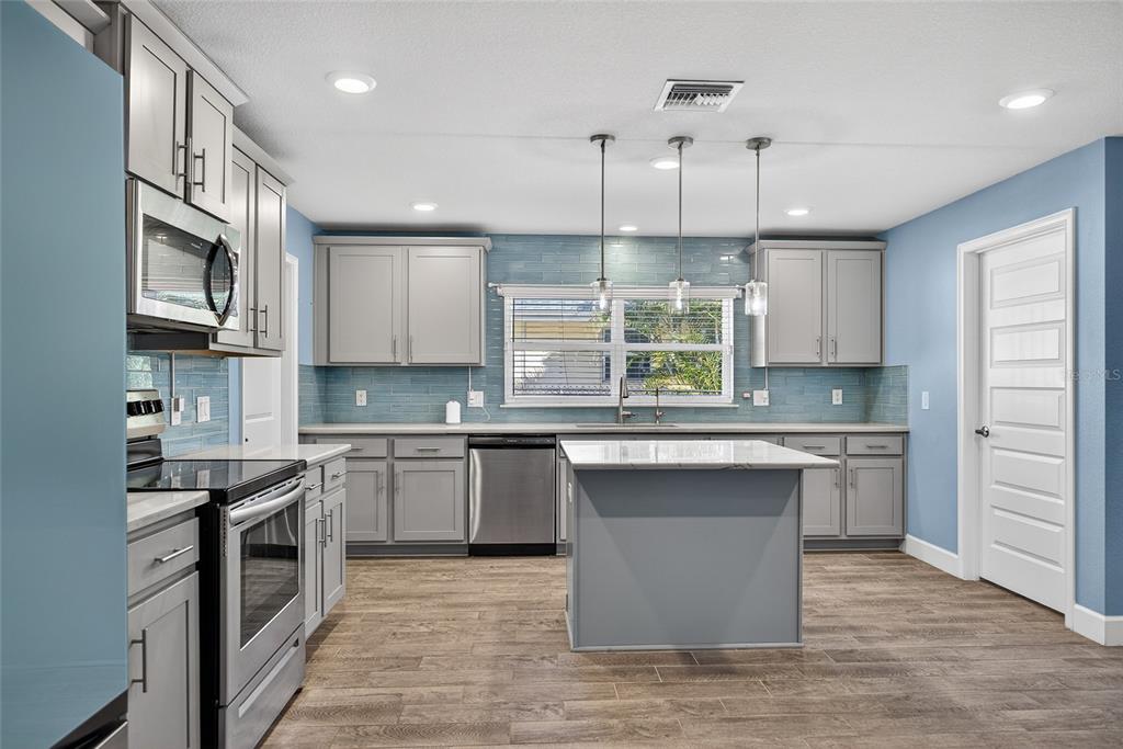 2248 Bonn Court Punta Gorda, FL 33983 - Photo 12 of 38