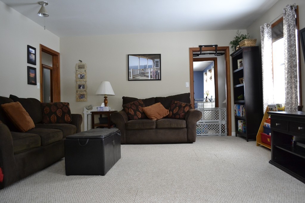 63 Whitins Road Sutton, MA 01590 - Photo 11 of 15 Gallery Image 11