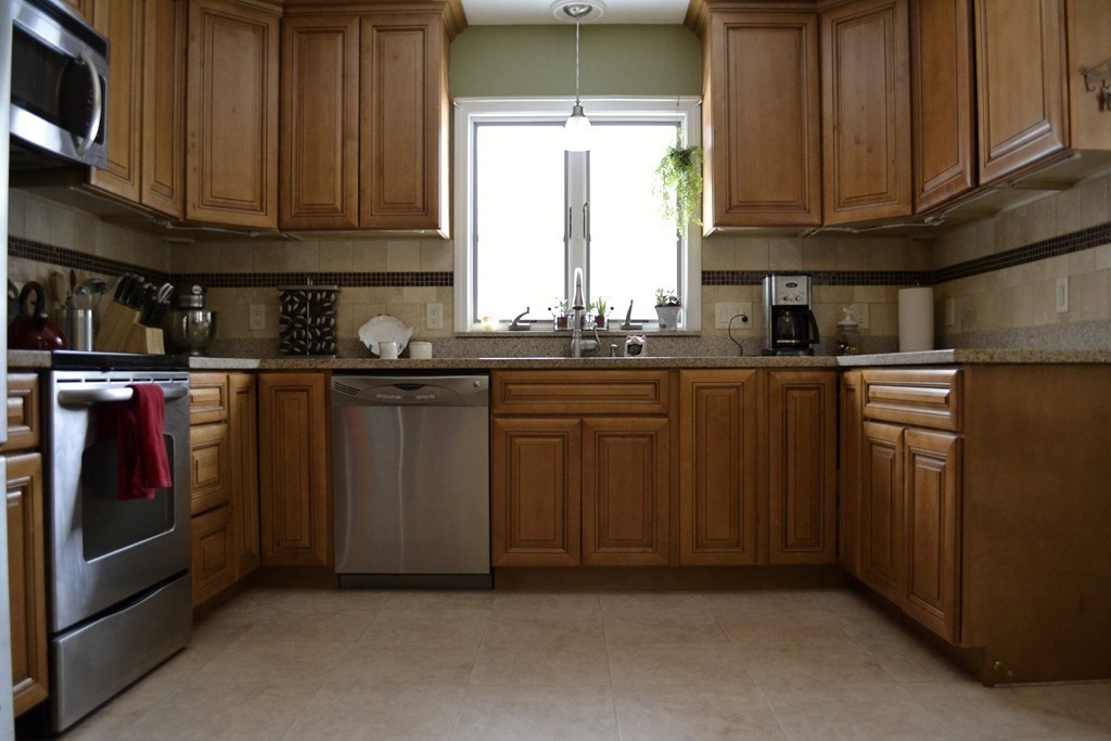63 Whitins Road Sutton, MA 01590 - Photo 4 of 15 Gallery Image 4
