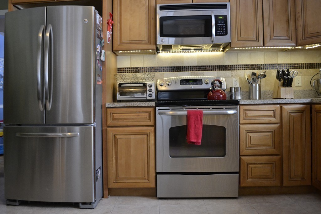 63 Whitins Road Sutton, MA 01590 - Photo 5 of 15 Gallery Image 5