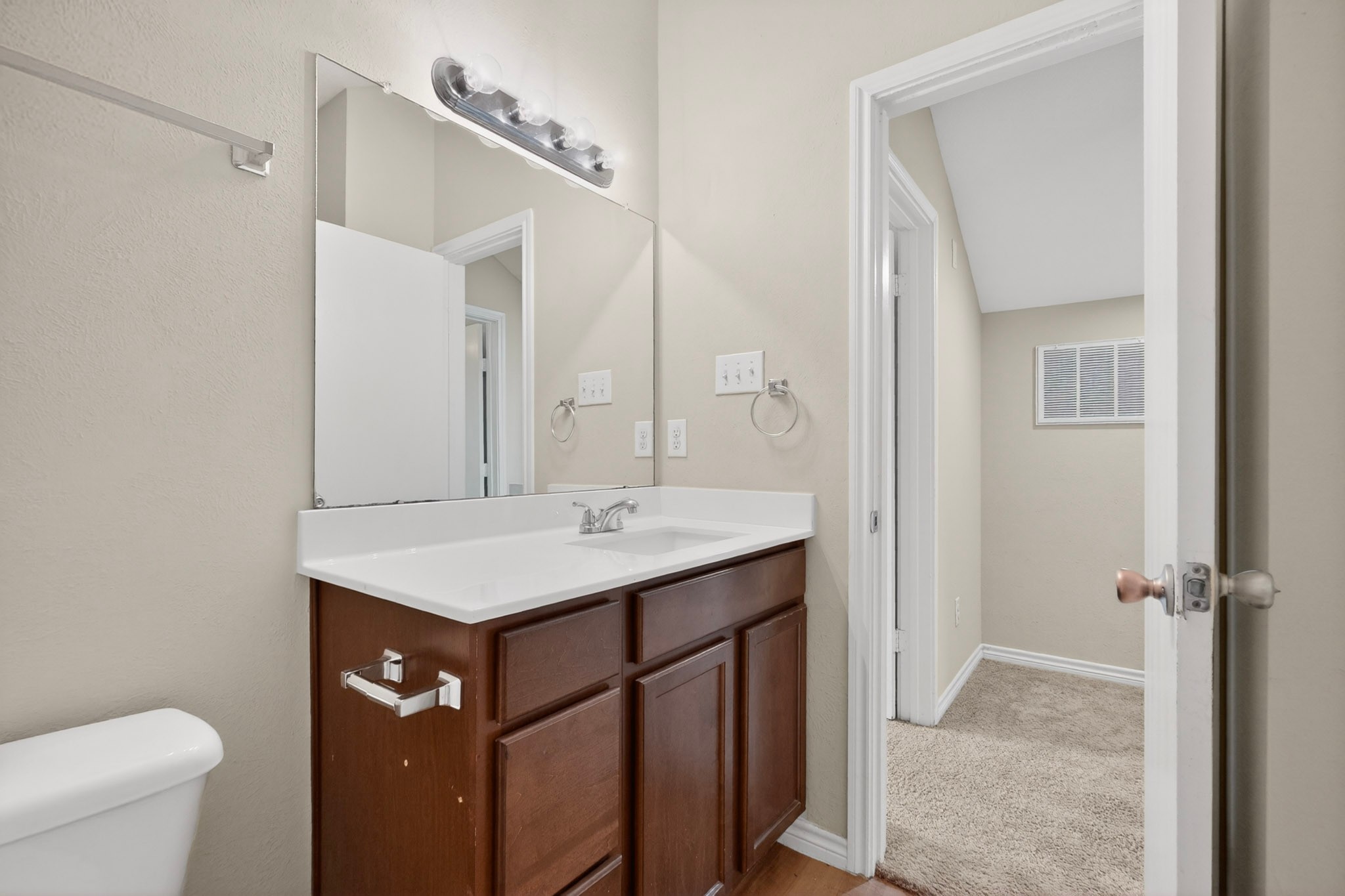 12711 Rampart Street Austin, TX 78727 - Photo 36 of 39 Upstairs Bathroom