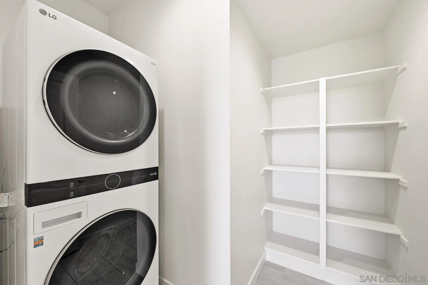 429 Lake Shore Way Santee, CA 92071 - Photo 19 of 26 a utility room with dryer and washer