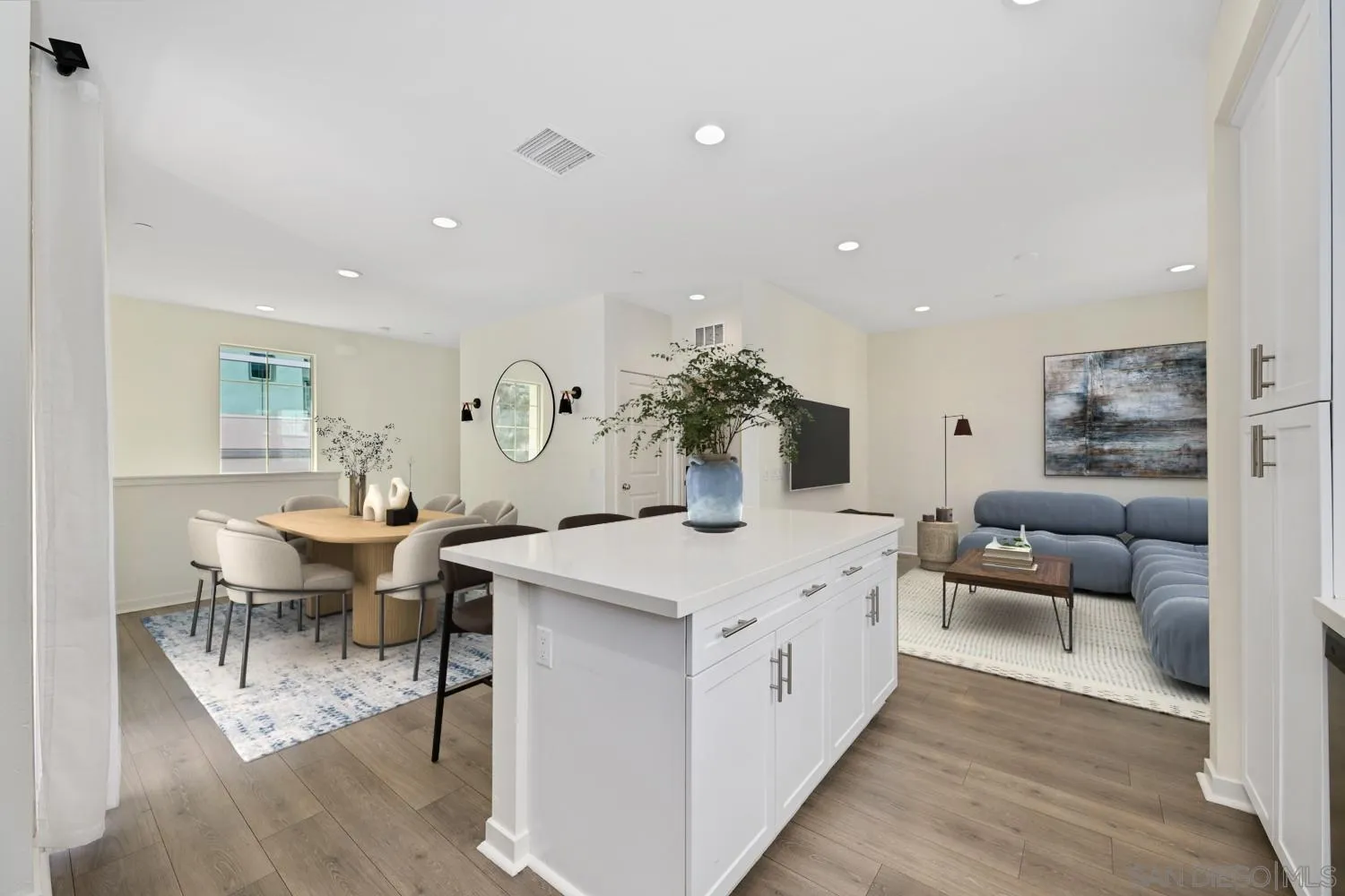 429 Lake Shore Way Santee, CA 92071 - Photo 7 of 26 a view of a living room and dining room