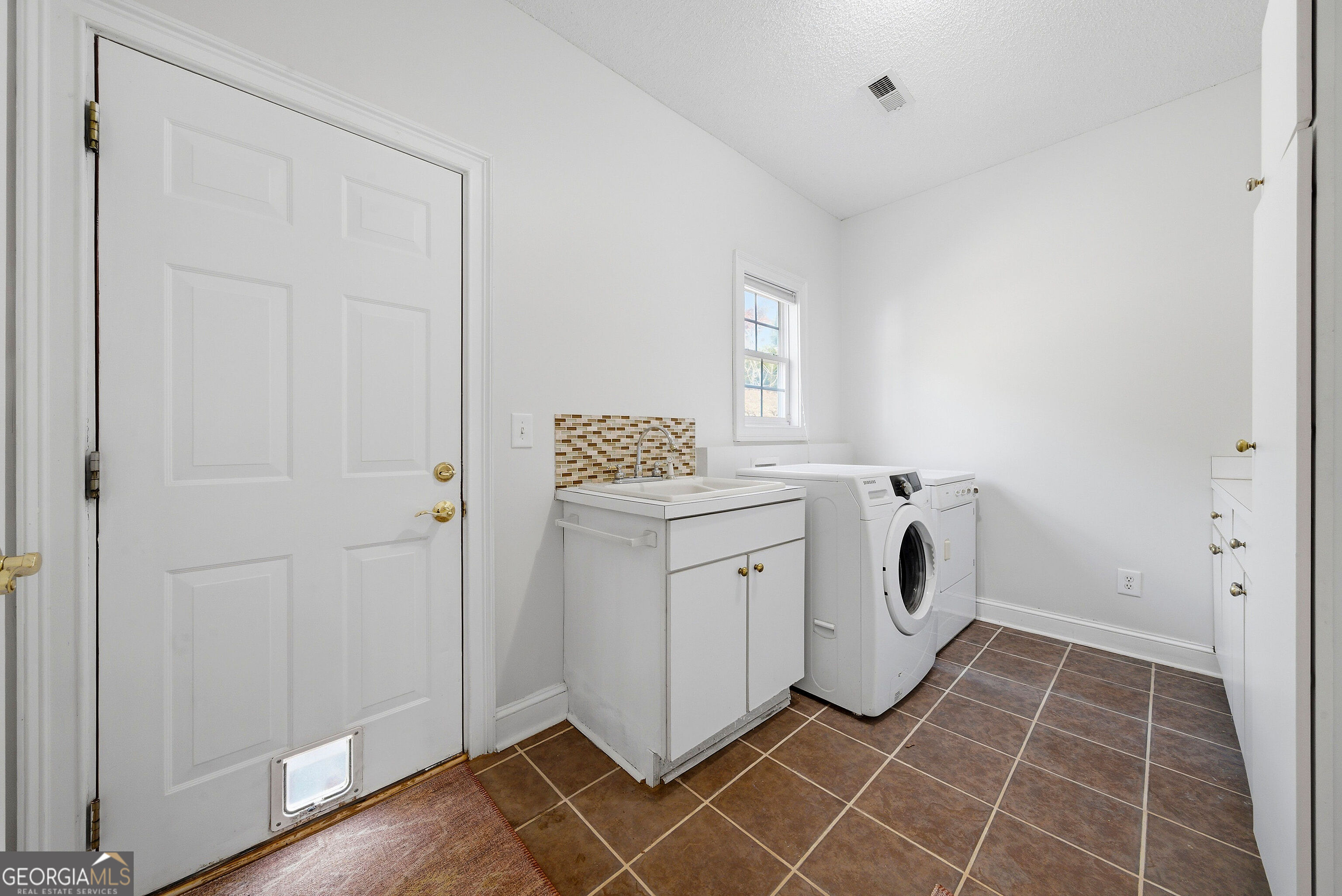 120 Shilling Way Newnan, GA 30263 - Photo 13 of 85