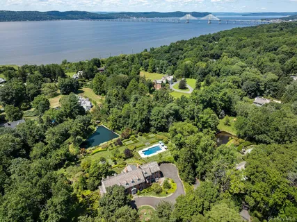 $5,900,000 | 41 C North Broadway, Irvington, NY 10533