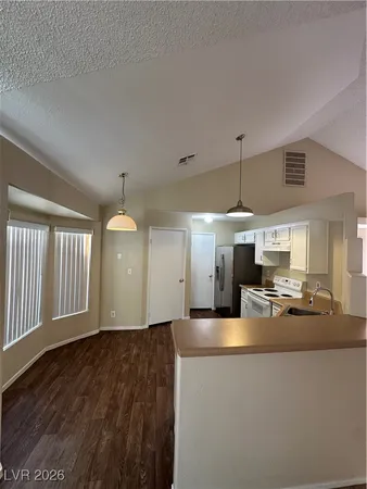 $1,900 | 2120 Running River Road, Henderson, NV 89074