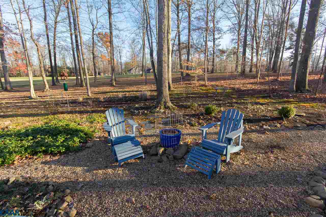 21 Out Of Bounds Road Palmyra, VA 22963 - Photo 29 of 38 What better place to enjoy the afternoon than sitting in your own private garden?