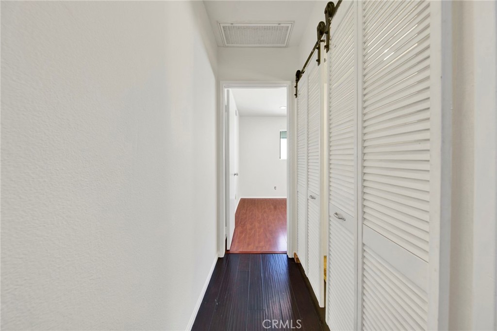 9745 Vía Roma Burbank, CA 91504 - Photo 20 of 38