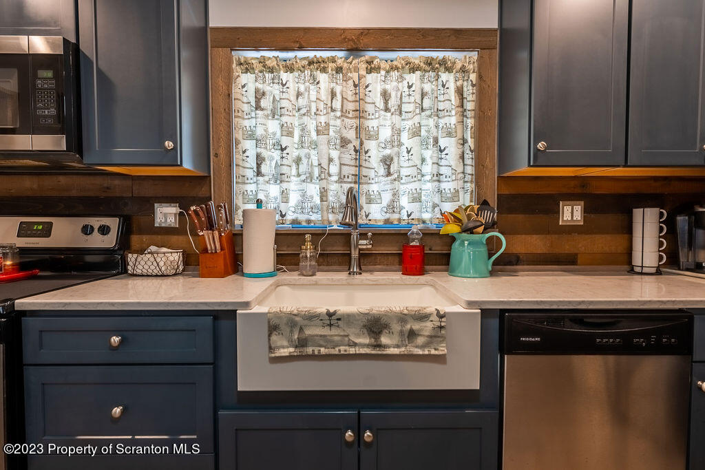 517 Moosic Road Old Forge, PA 18518 - Photo 6 of 42 Gallery Image 6
