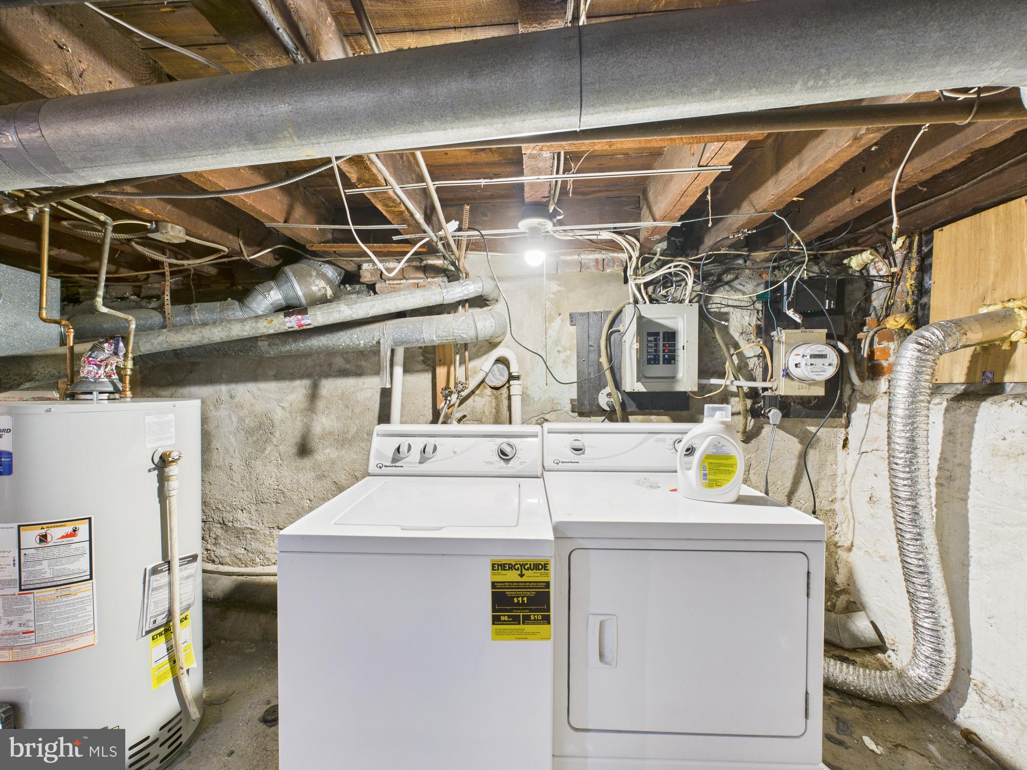 1825 Carlton Street Philadelphia, PA 19103 - Photo 26 of 28 a utility room with dryer and washer
