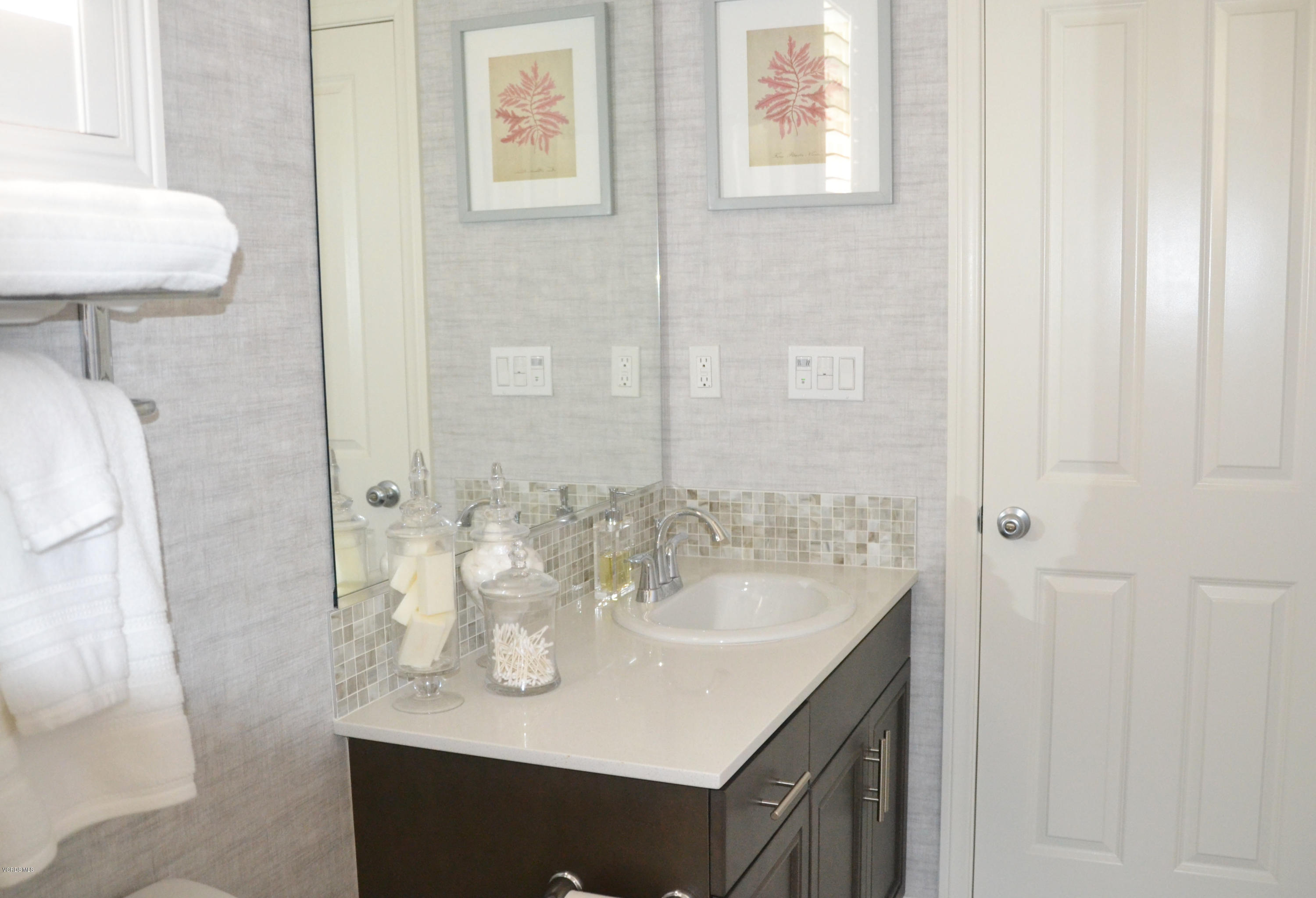 181 Stagetrail Road Camarillo, CA 93010 - Photo 16 of 22 Bathroom 1