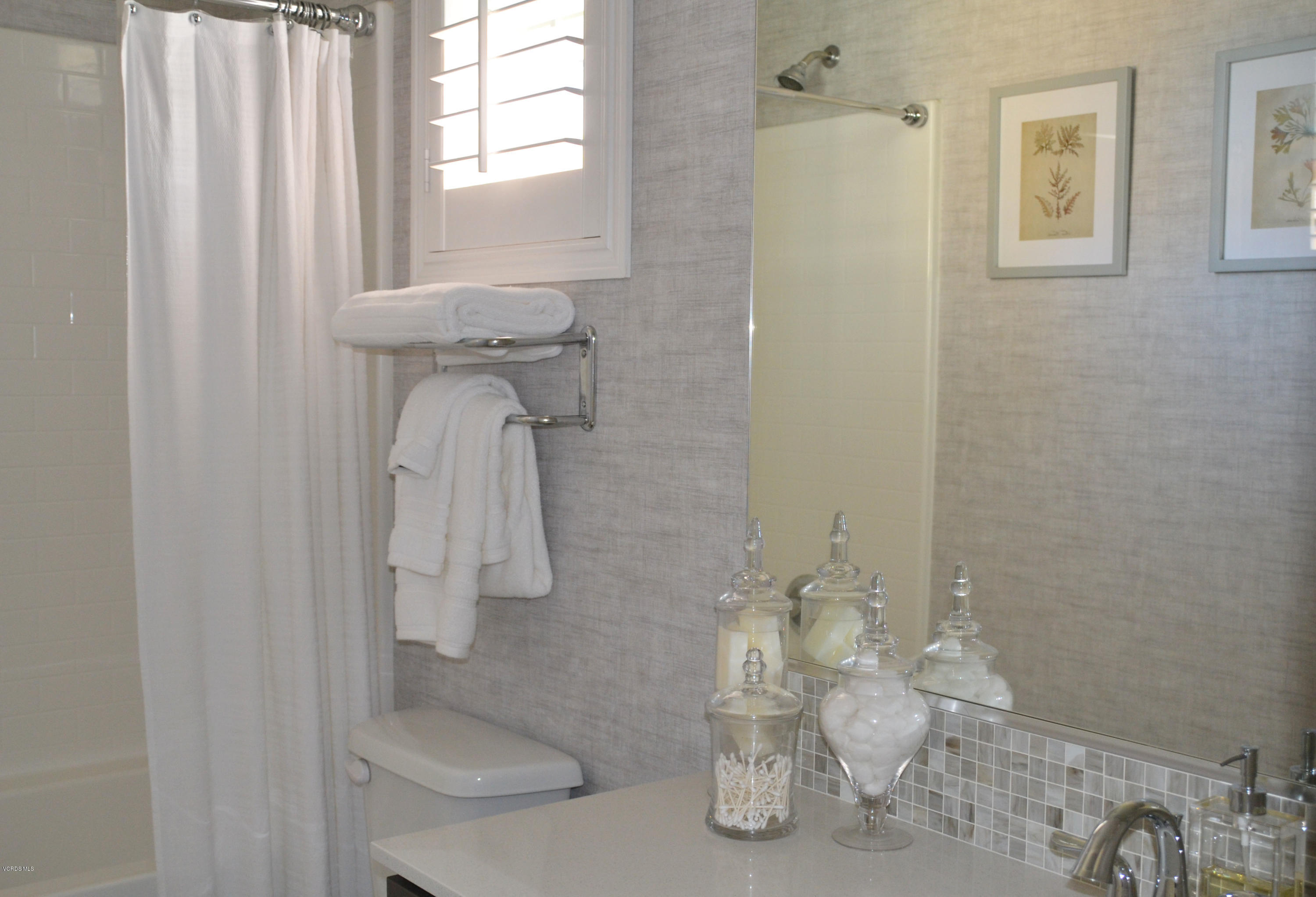 181 Stagetrail Road Camarillo, CA 93010 - Photo 18 of 22 Bathroom 2
