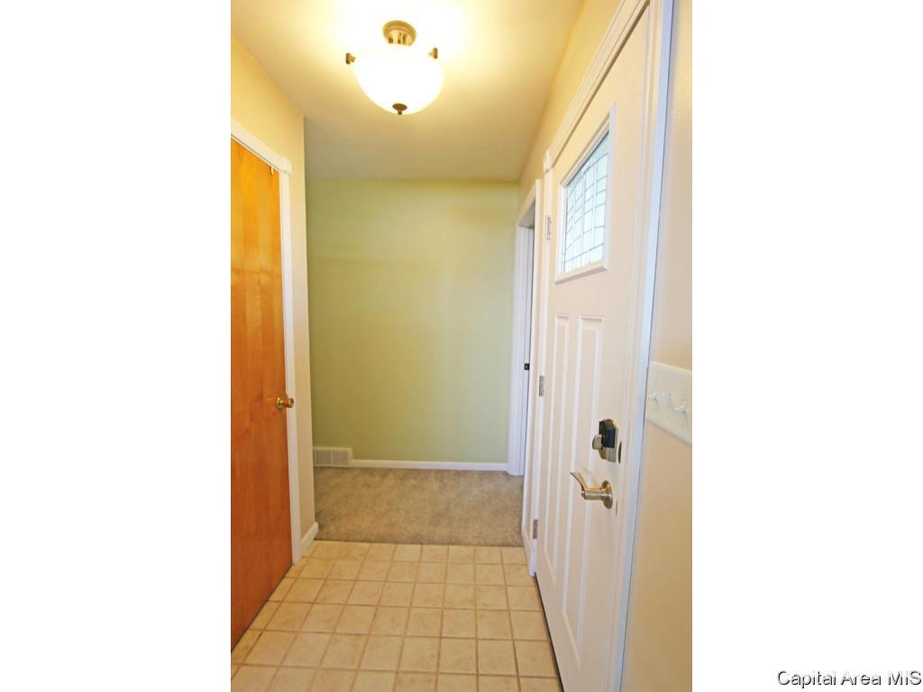 1840 Wolfe Street Springfield, IL 62702 - Photo 2 of 28