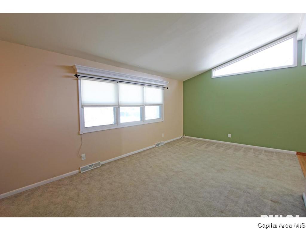 1840 Wolfe Street Springfield, IL 62702 - Photo 4 of 28