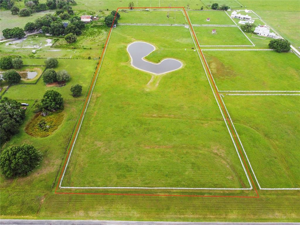 a view of a tennis court