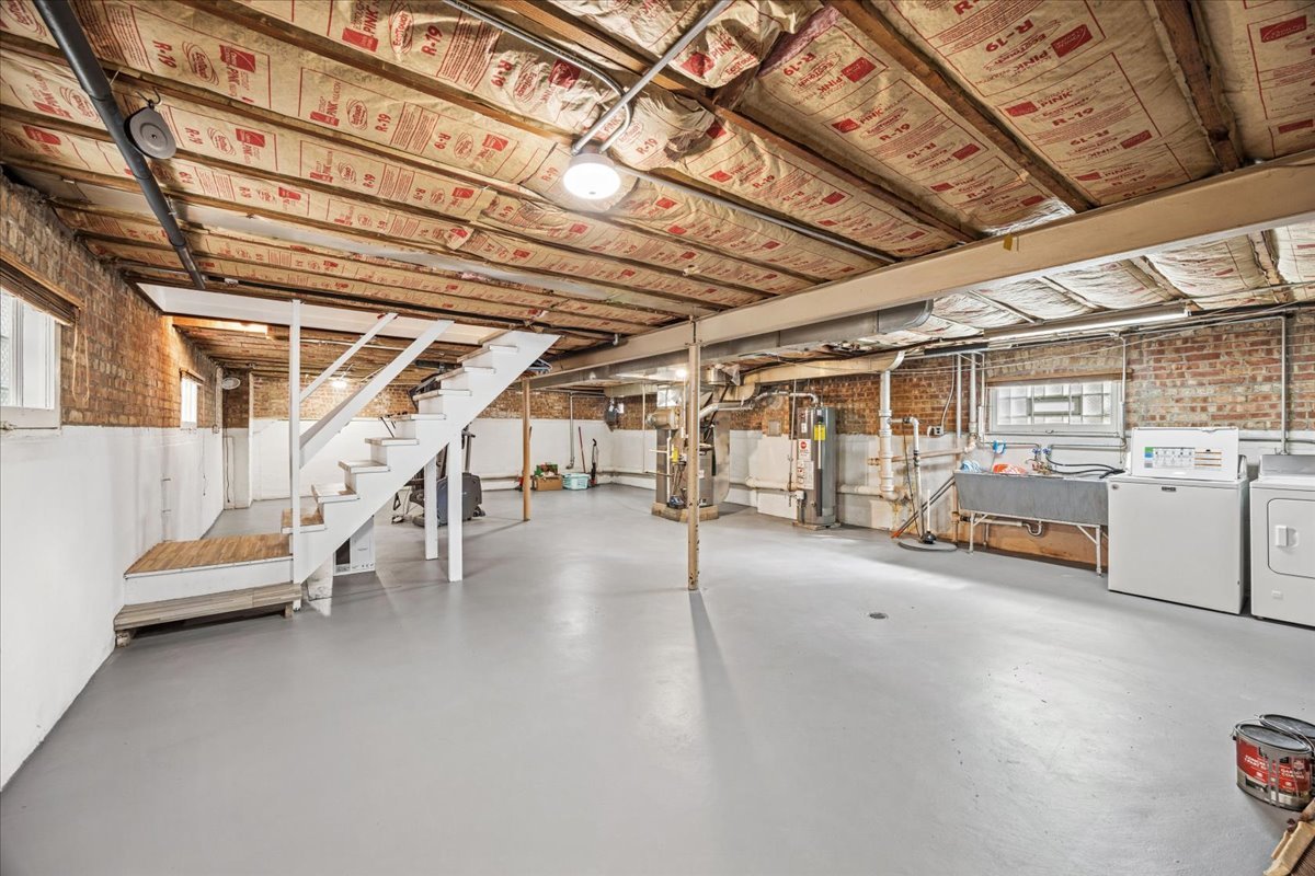 6140 South Kostner Avenue Chicago, IL 60629 - Photo 17 of 24 a view of a room with gym equipment