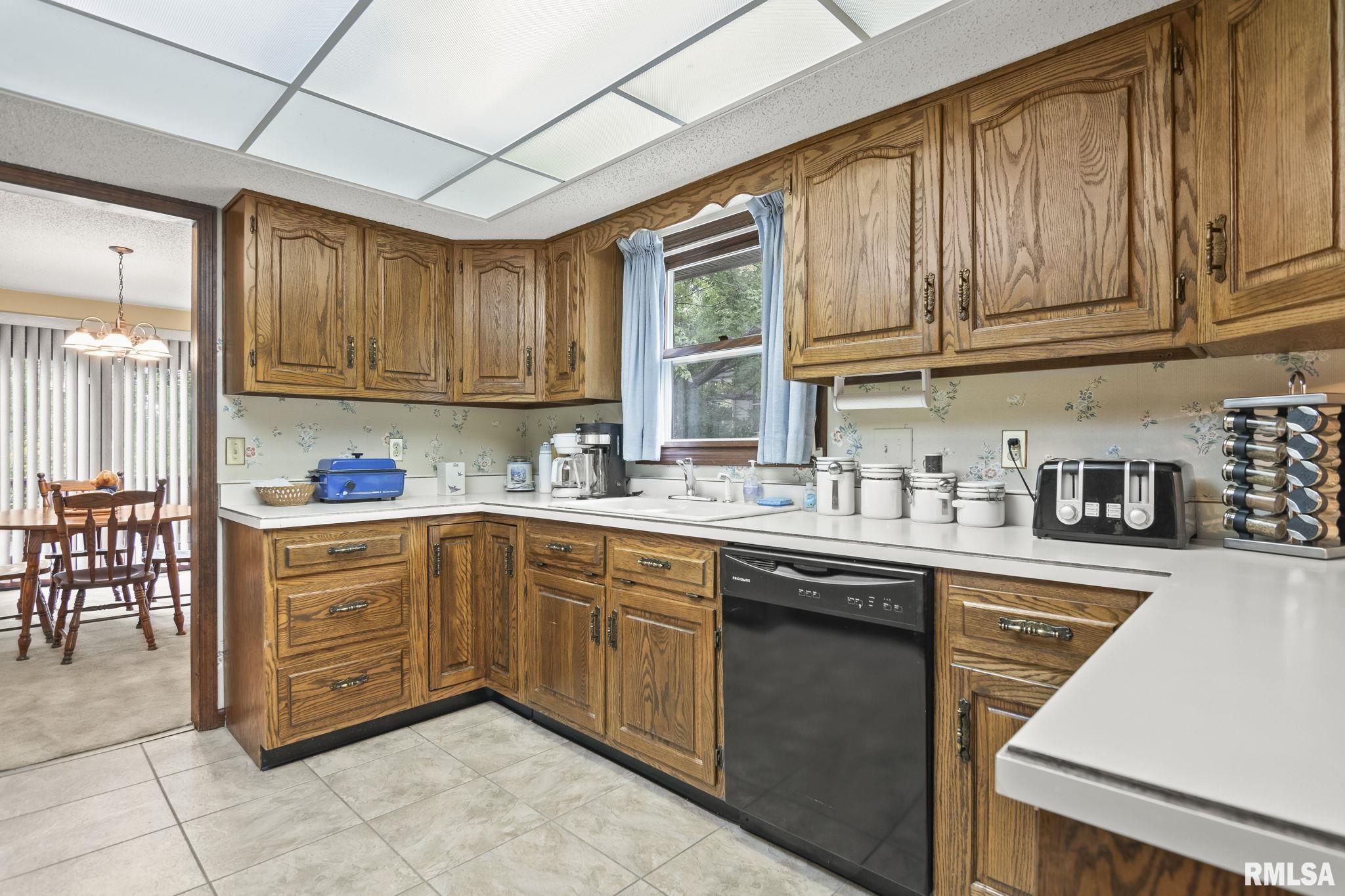 2515 West Lawrence Avenue Springfield, IL 62704 - Photo 11 of 43