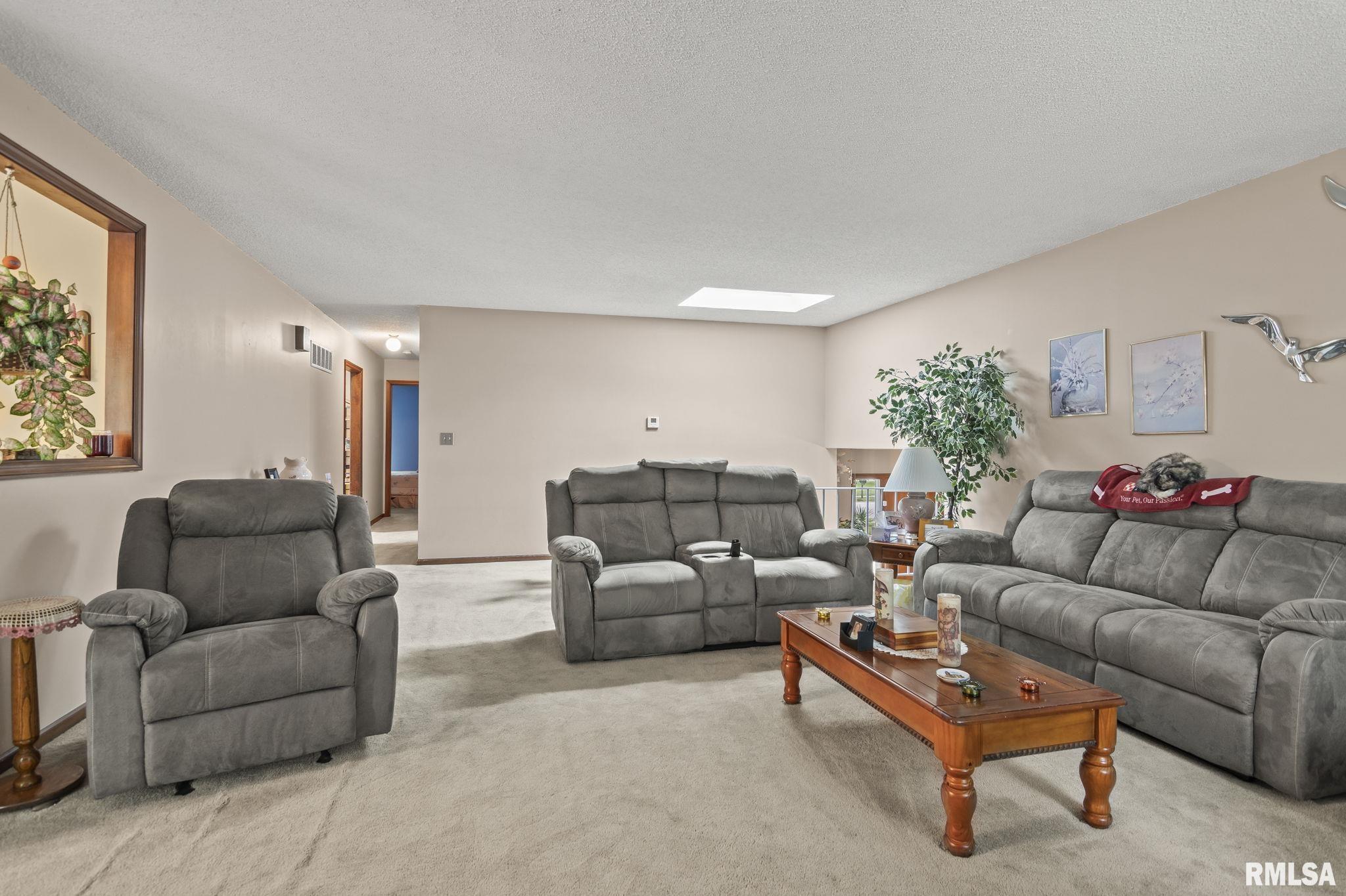 2515 West Lawrence Avenue Springfield, IL 62704 - Photo 3 of 43