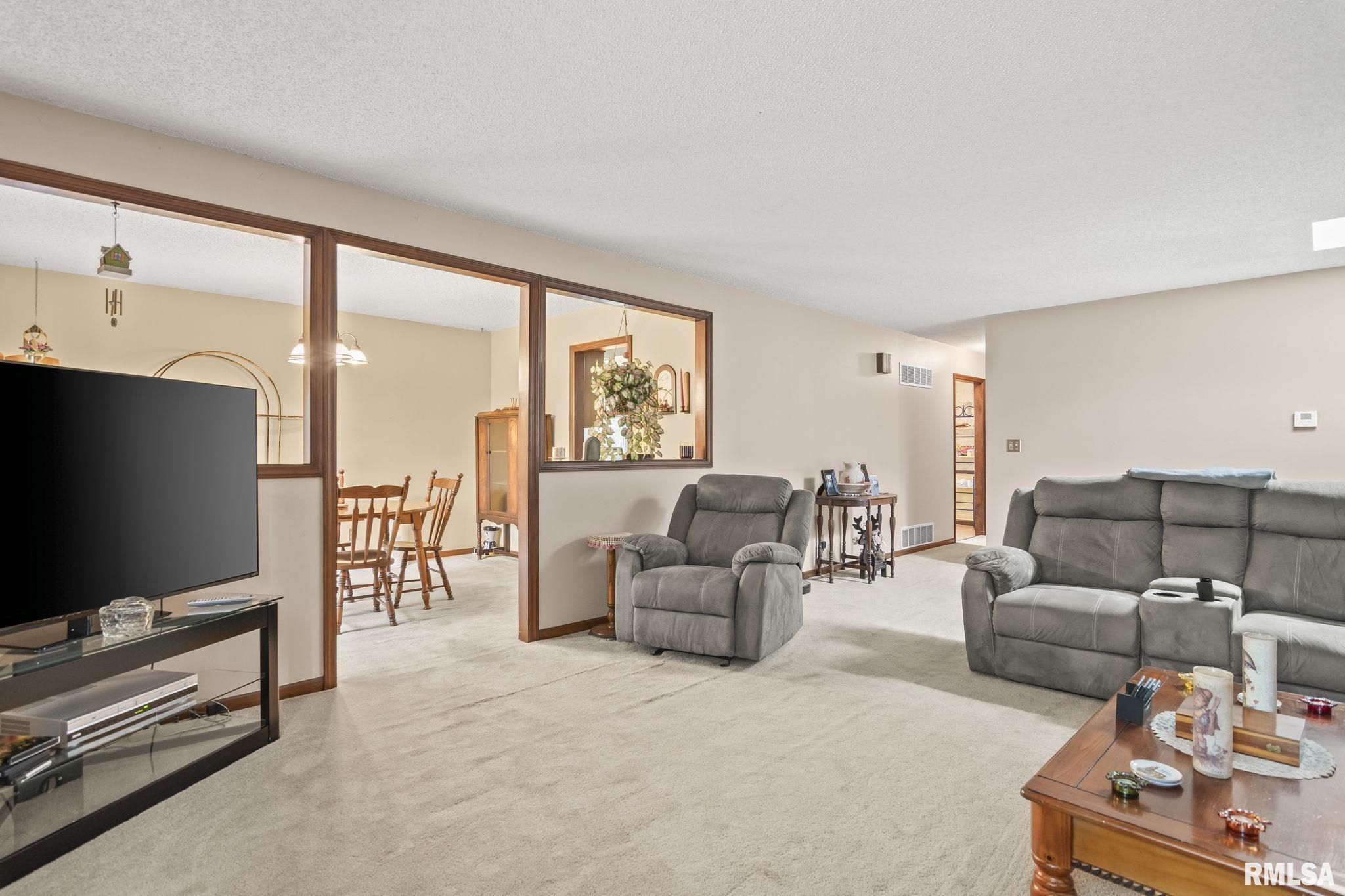 2515 West Lawrence Avenue Springfield, IL 62704 - Photo 5 of 43
