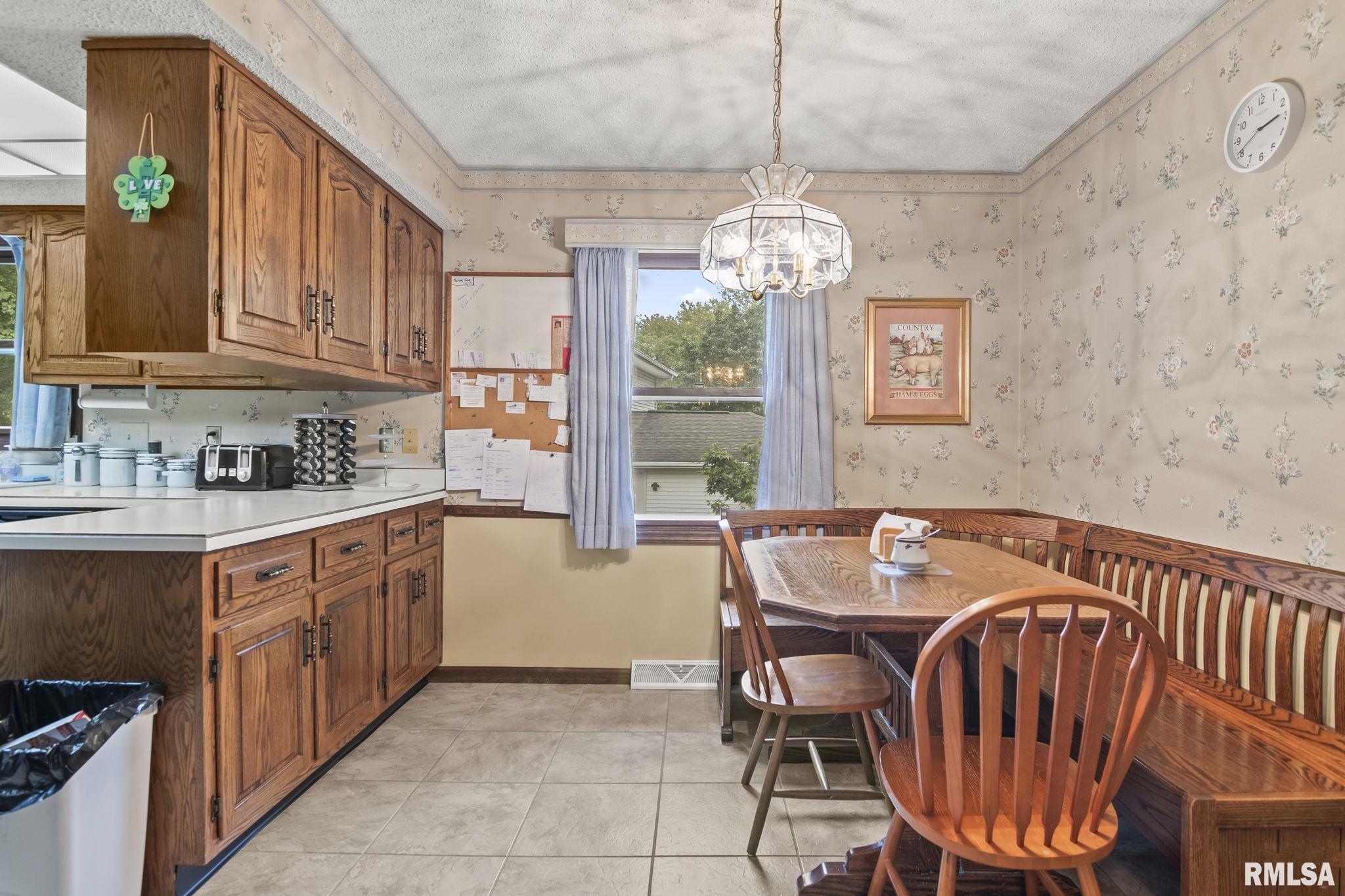 2515 West Lawrence Avenue Springfield, IL 62704 - Photo 6 of 43