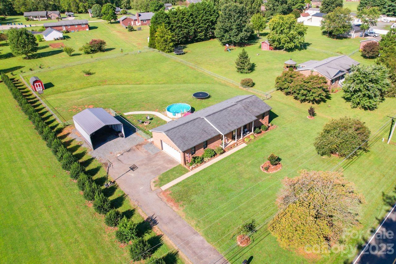 2466 Cold Springs Road Concord, NC 28025 - Photo 4 of 37 Gallery Image 4